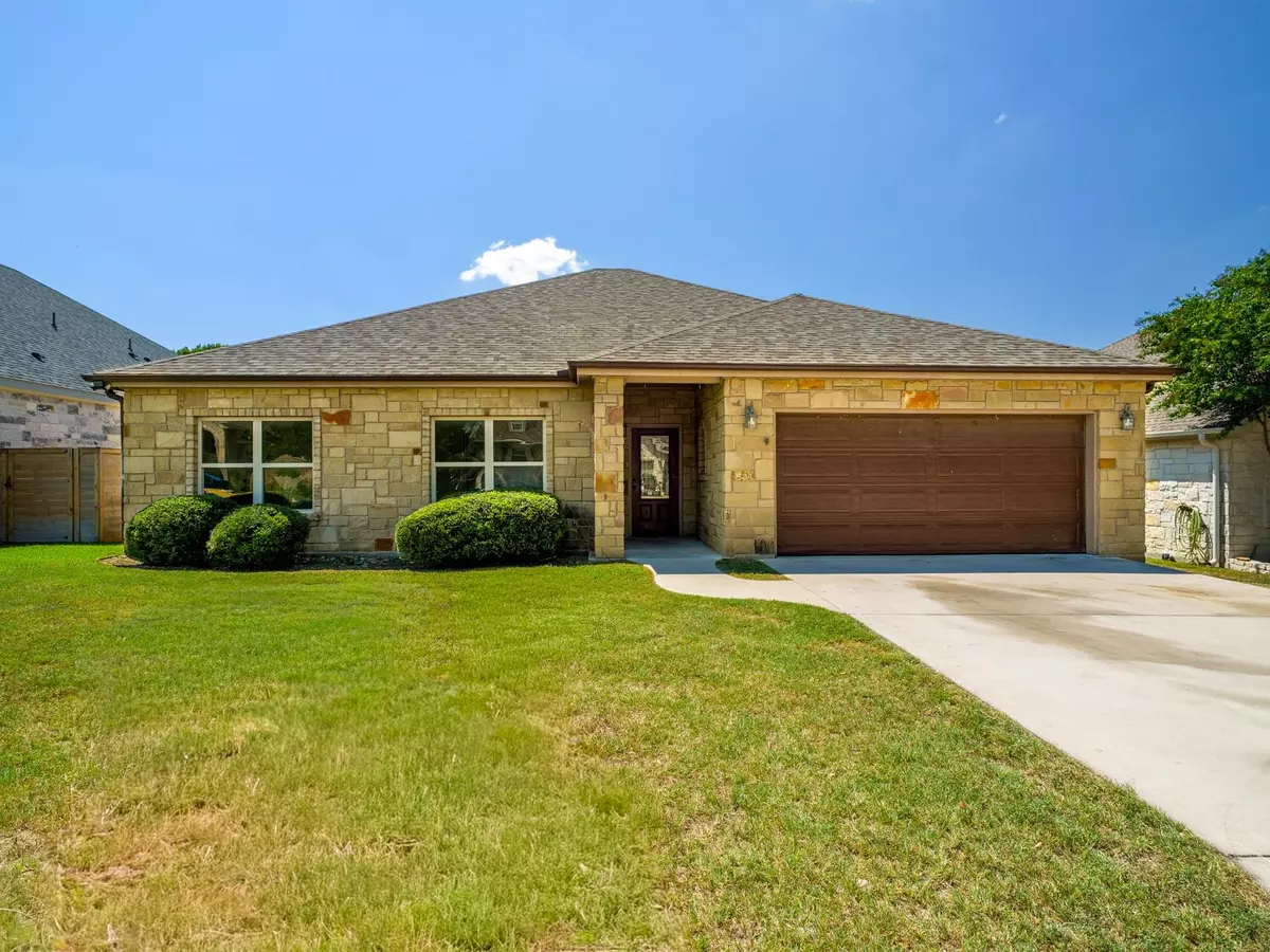 Meadowlakes, TX 78654,419 Spyglass St