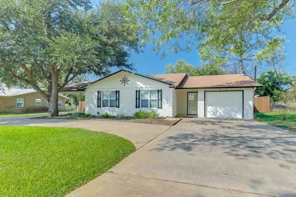 Kingsland, TX 78639,205 McGee TRL