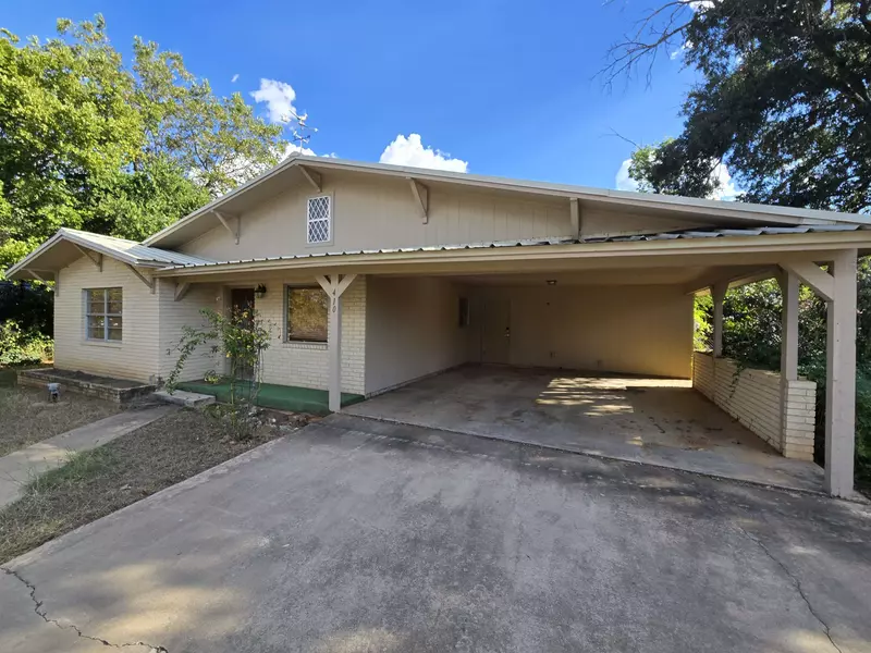 410 E Main ST, Llano, TX 78643-0000