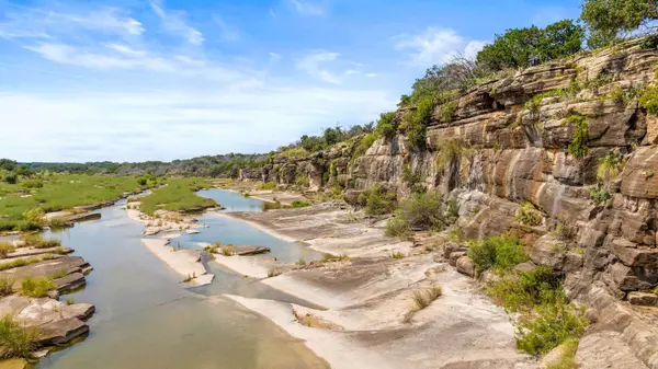 Johnson City, TX 78636,960 Gipson RD