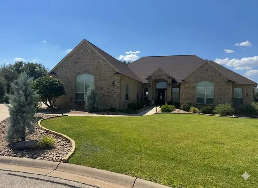 105 Deep Woods DR, Kingsland, TX 78639-4482