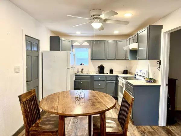 Llano, TX 78643,103 W Hamilton