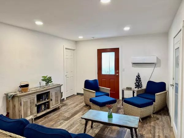 Llano, TX 78643,103 W Hamilton