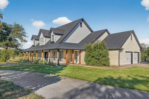 435 Oxbow TRL, Marble Falls, TX 78654-0000