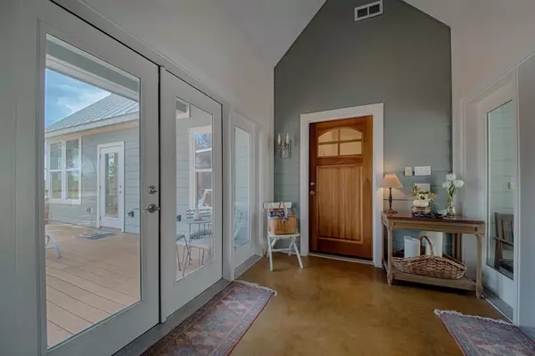 Marble Falls, TX 78654,348 Chimney Cove DR