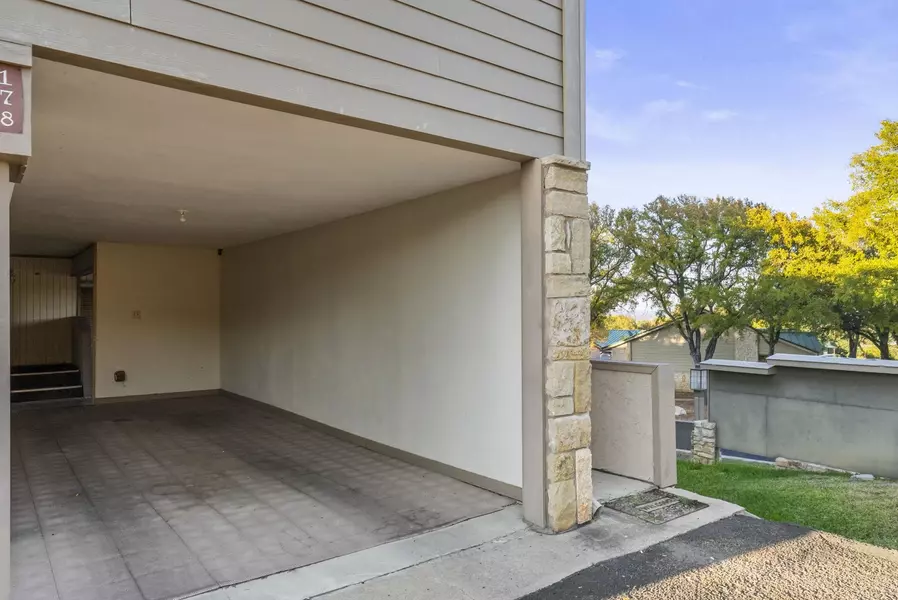 300 Out Yonder, Horseshoe Bay, TX 78657