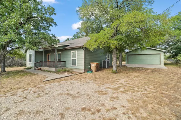 102 Ashlee LN, Johnson City, TX 78636