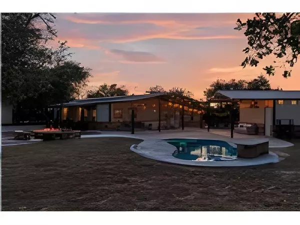 310 Thomas Ridge RD, Burnet, TX 78611