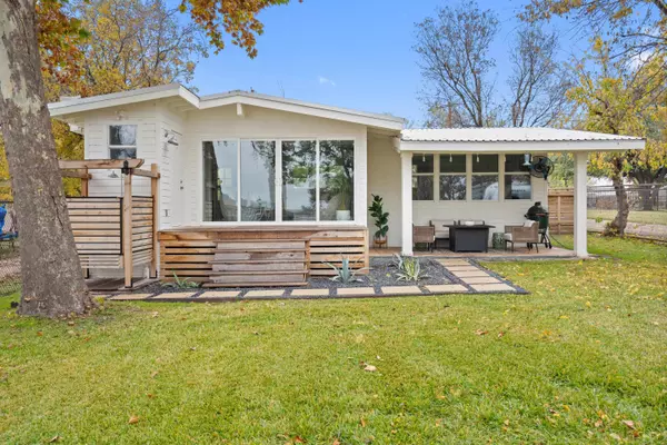 Sunrise Beach, TX 78643,316 Beach DR