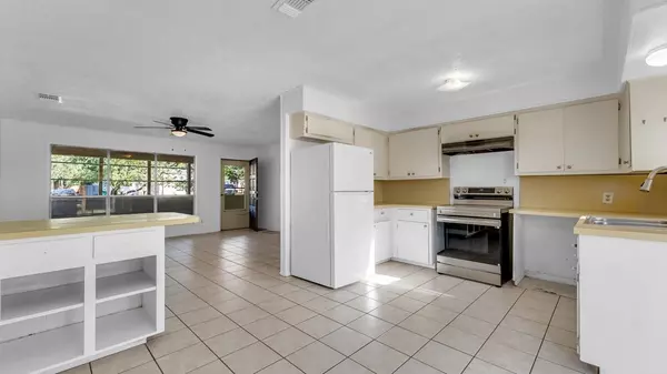 Cottonwood Shores, TX 78657,848 Pecan LN