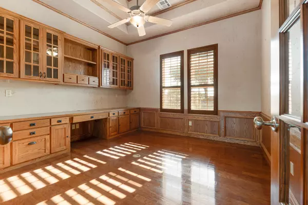 Horseshoe Bay, TX 78657,101 W Up There