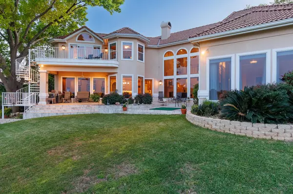 Horseshoe Bay, TX 78657,1015 Mountain Leather