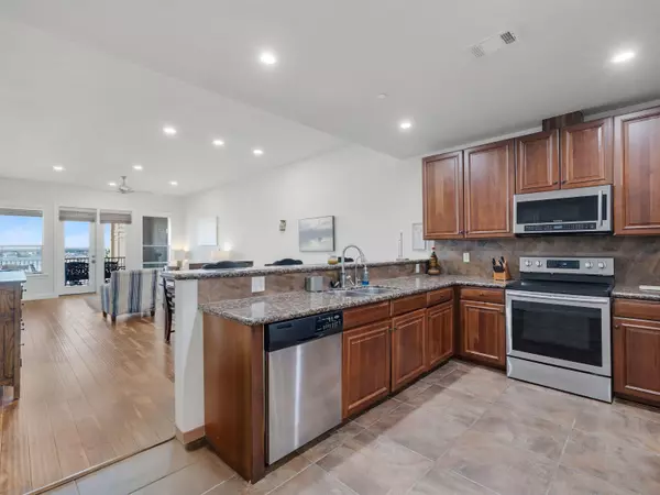 Horseshoe Bay, TX 78657,101 West Bank #43