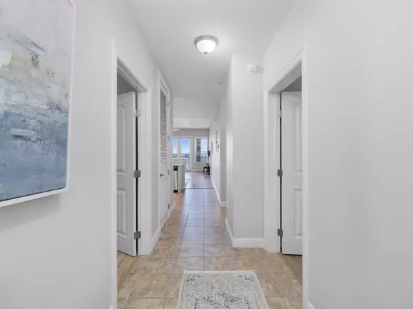 Horseshoe Bay, TX 78657,101 West Bank #44