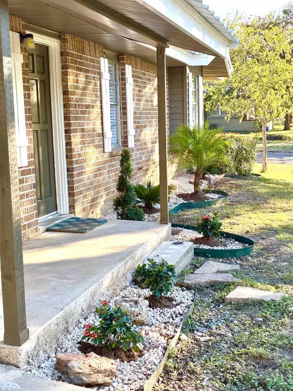 Marble Falls, TX 78654,901 AVENUE E