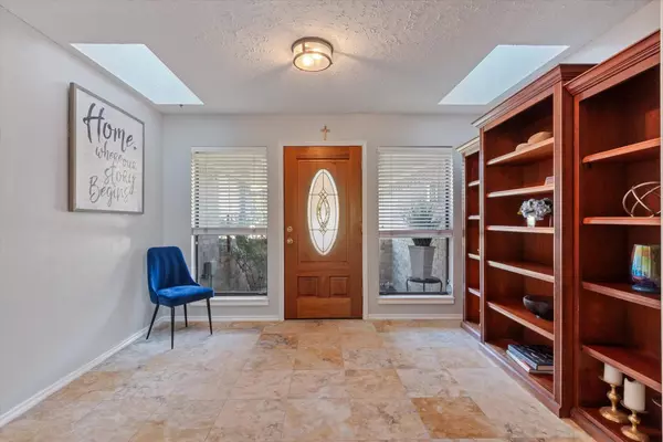 Meadowlakes, TX 78654,421 Saint Andrews ST