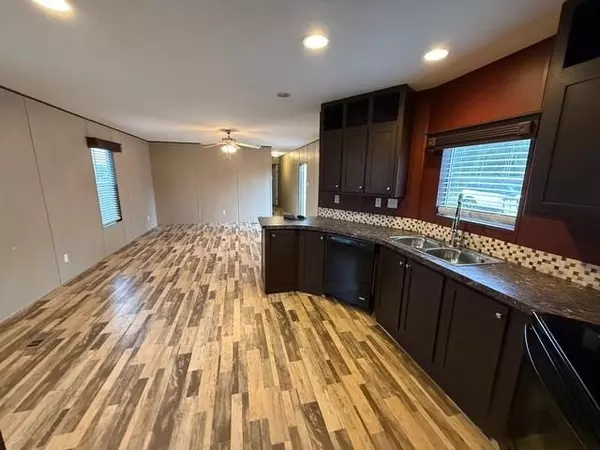 Horseshoe Bay, TX 78657,104 65th ST