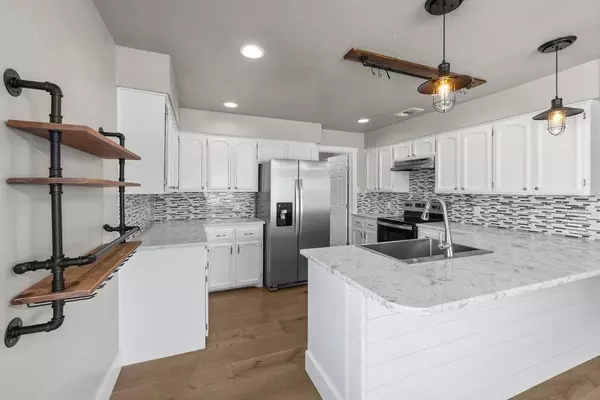 Marble Falls, TX 78654,419 Avenue E