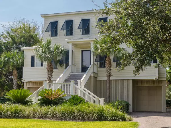 Edisto Beach, SC 29438,3002 Palmetto Blvd #7