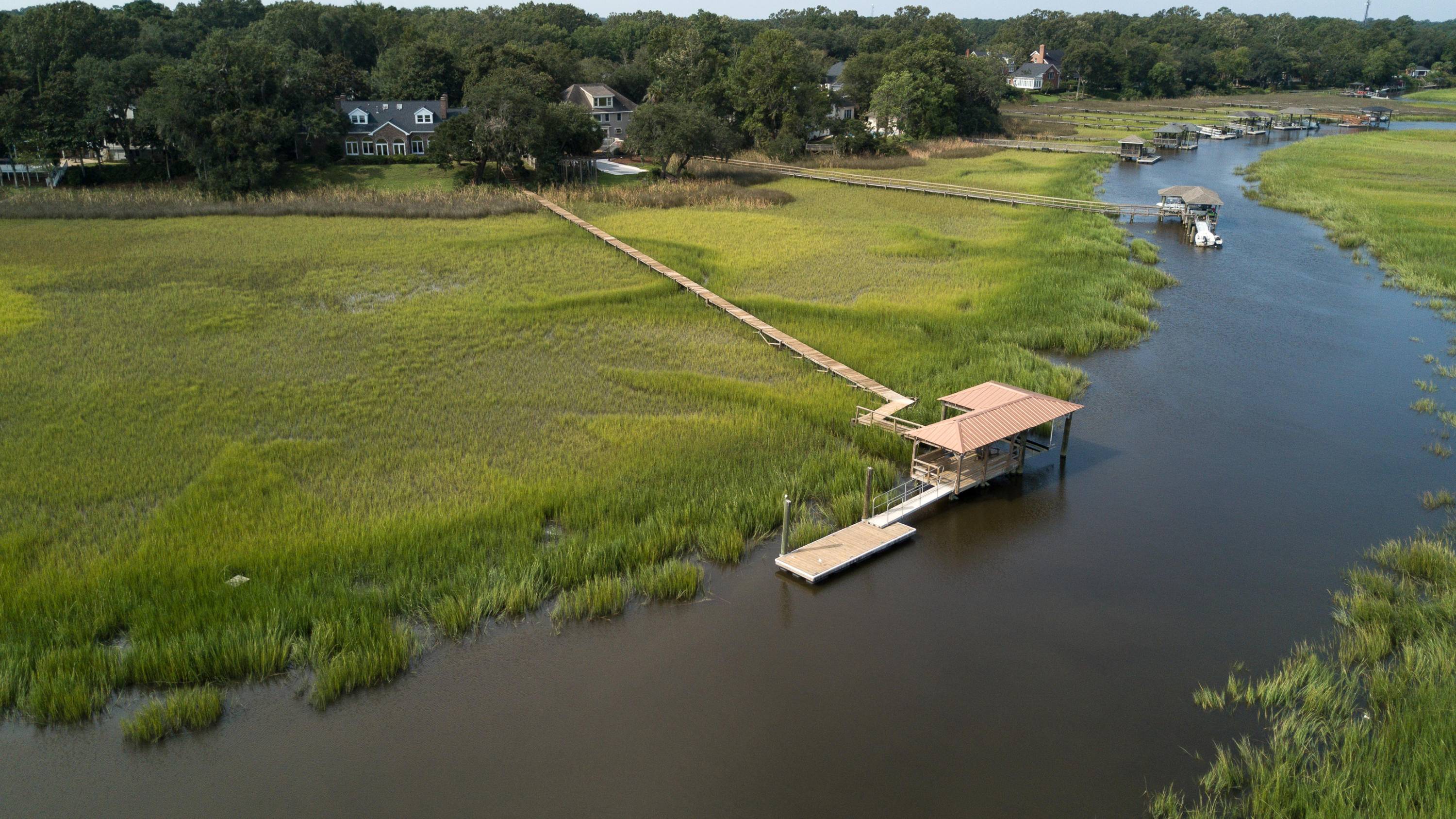 1564 Spinnaker Ln, Charleston, SC 29407