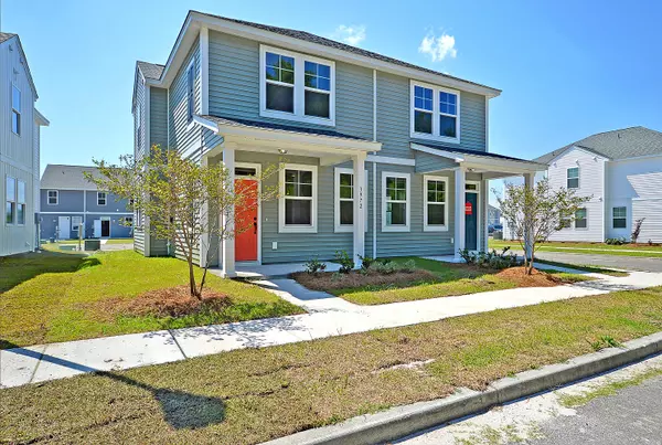 3972 Hillyard St, North Charleston, SC 29405