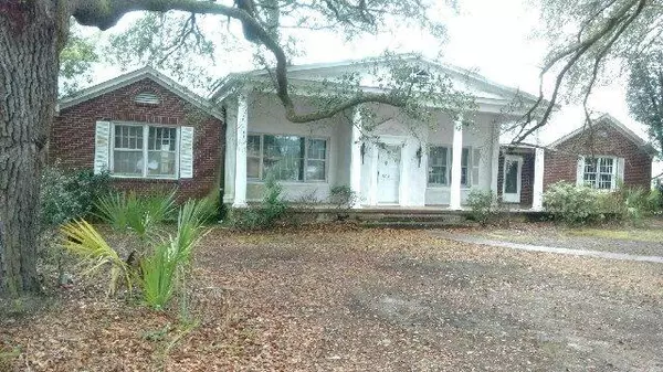 504 Thompson St, Walterboro, SC 29488