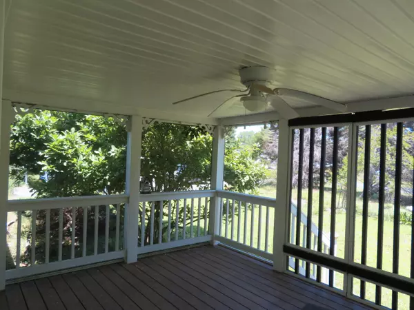 Cottageville, SC 29435,389 Red Oak Rd