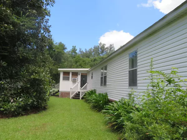 Cottageville, SC 29435,389 Red Oak Rd