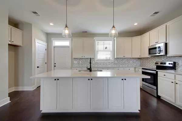 3963 Neomi St, North Charleston, SC 29405