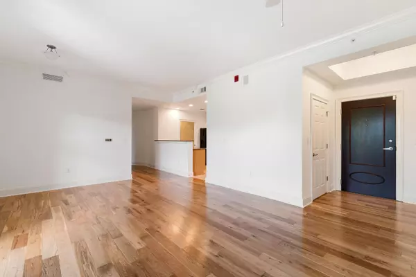 Charleston, SC 29407,498 Albemarle Rd #313