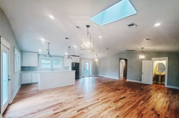 North Charleston, SC 29418,5302 Mcroy St