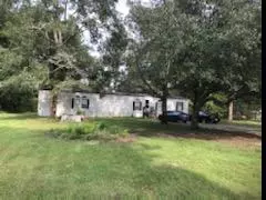 1506 E Church St, Bonneau, SC 29431