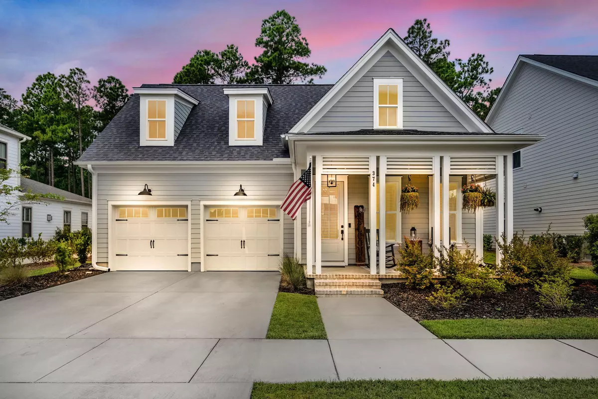 Summerville, SC 29486,374 Oak Park St