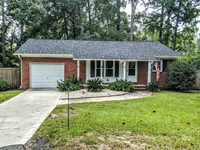 208 Oakdale Dr, Summerville, SC 29483