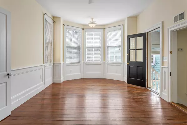 Charleston, SC 29403,104 Smith St