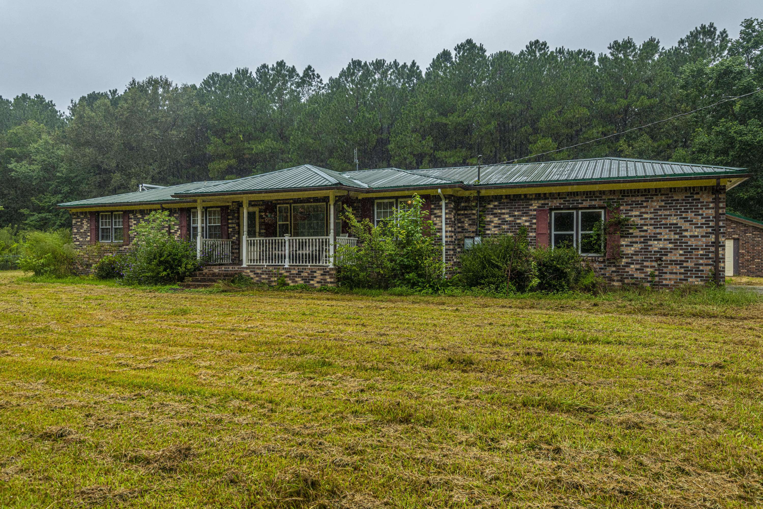187 Big Creek Dr, Moncks Corner, SC 29461