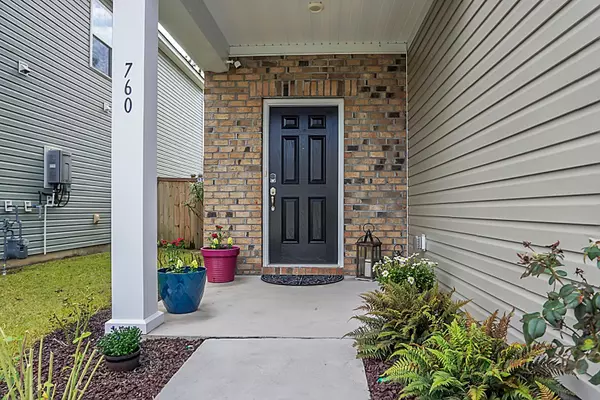 Summerville, SC 29486,760 Redbud Ln