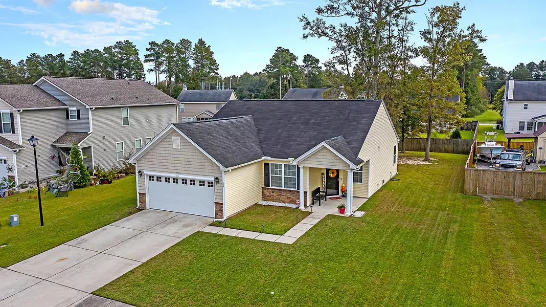 405 Watershed Dr, Goose Creek, SC 29445