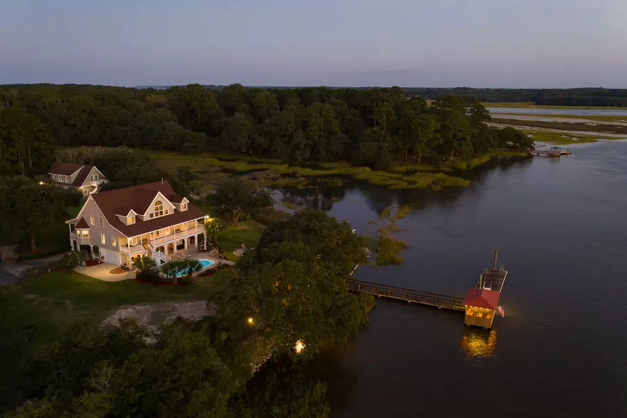 19 Dirt Rd, Seabrook, SC 29940