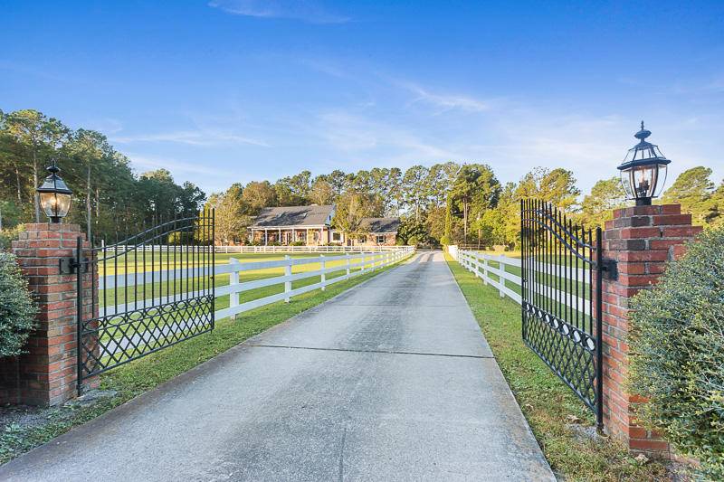 203 Chaussee Blvd, Summerville, SC 29483
