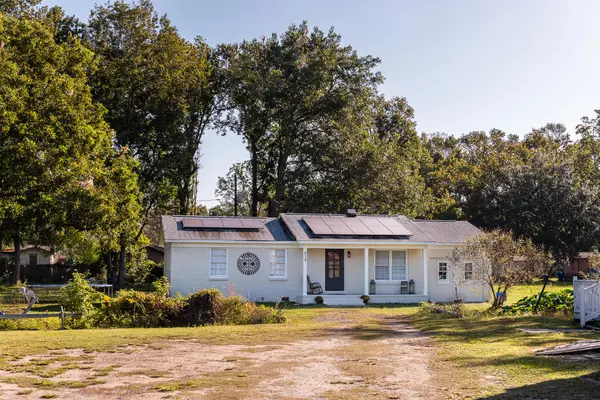 974 Riverland Dr, Charleston, SC 29412