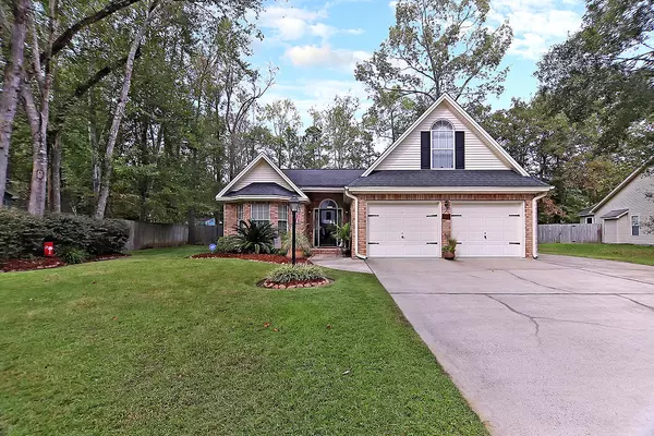 210 Essex Dr, Summerville, SC 29485