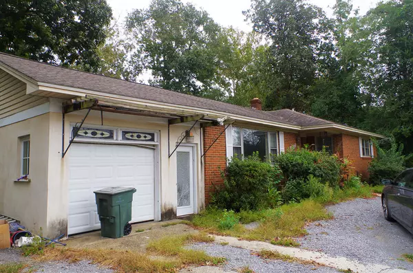 Hanahan, SC 29410,5884 N Rhett Ave