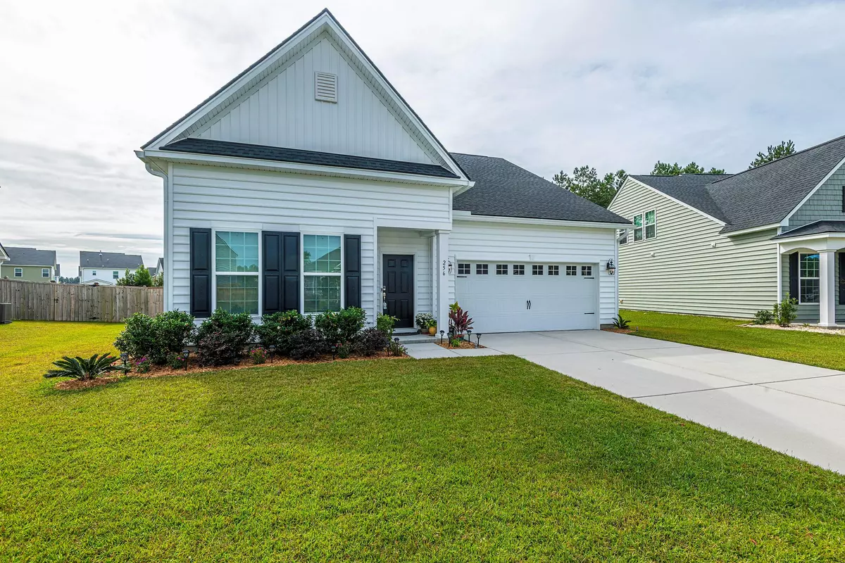 Summerville, SC 29486,256 Witch Hazel St