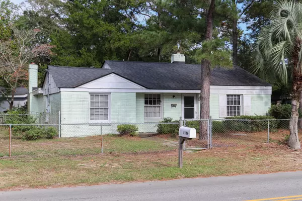 1106 Simmons St, Mount Pleasant, SC 29464