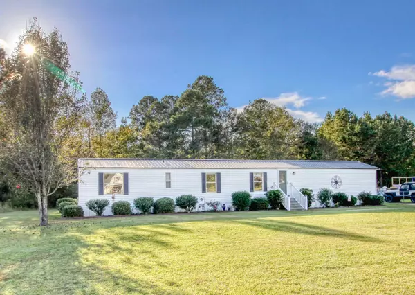 444 Pooshee Plantation Way, Bonneau, SC 29431