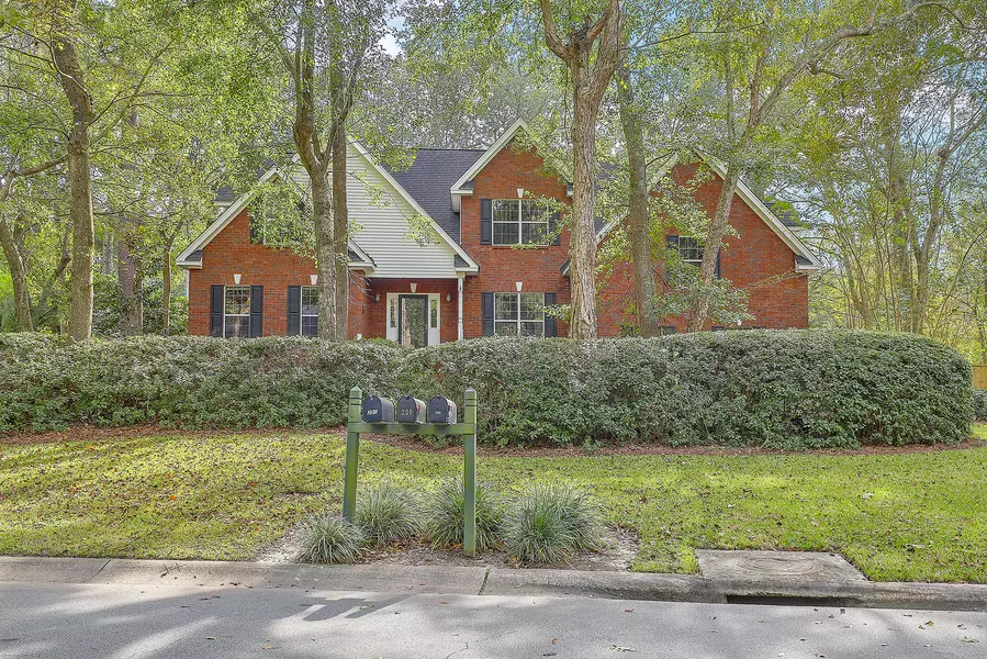 201 Westminster Ave, Summerville, SC 29485