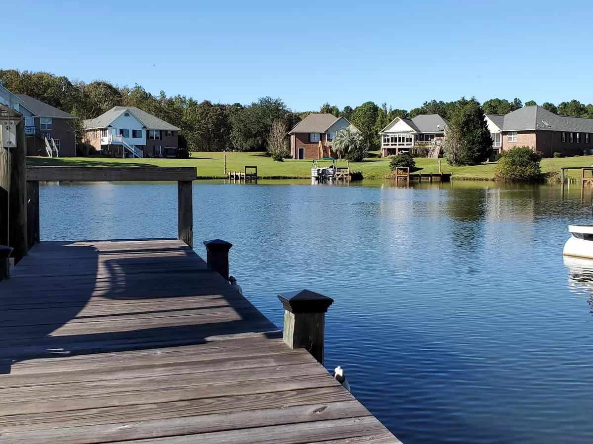 Manning, SC 29102,2 Ridge Lake Dr