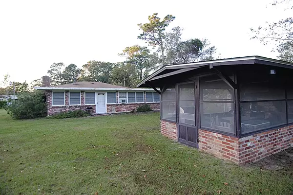 Bonneau, SC 29431,206 Hines Dr