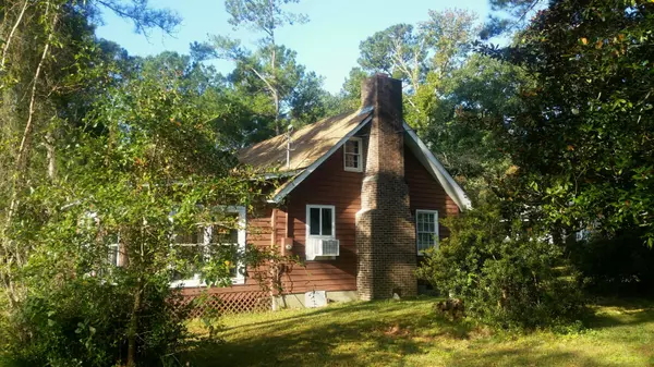 754 Kit Hall Rd, Mcclellanville, SC 29458